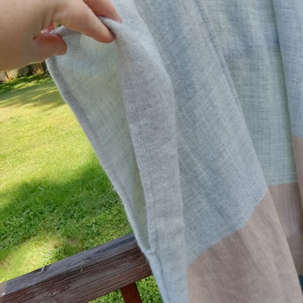Loft One Size Cape Cardigan Open Front Gray Peach Fringe Boho Grannycore Beachy - Picture 2 of 6